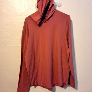 VRST Men’s Essential Hoodie Long Sleeve Shirt Deep Pink Size Medium